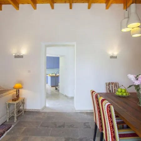 Вилла Messogi “beautiful Quaint Cottage” Mesoyi